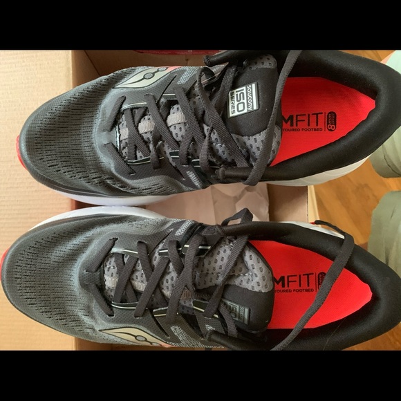 Saucony men’s running shoes - Picture 3 of 4